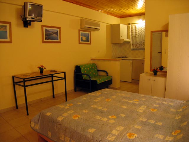 Room Picture Matina Studios & Apartments Nikiana Lefkada CLICK TO ENLARGE