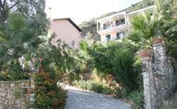 KASTRO MAISTRO  ACCOMMODATION IN  Agios Ioannis LEFKADA IONIAN ISLANDS