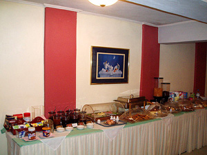 EPISKOPOS LEFKADA Image of the Breakfast Buffet CLICK TO ENLARGE